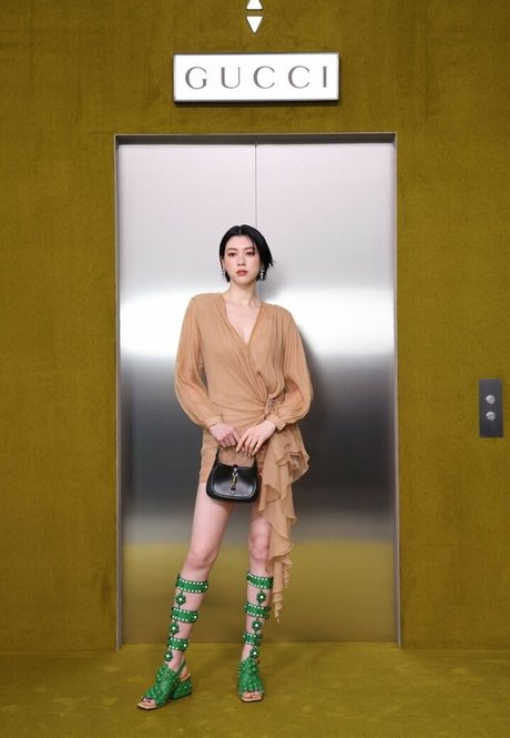 Ayaka Miyoshi nacktheit schöne galerien