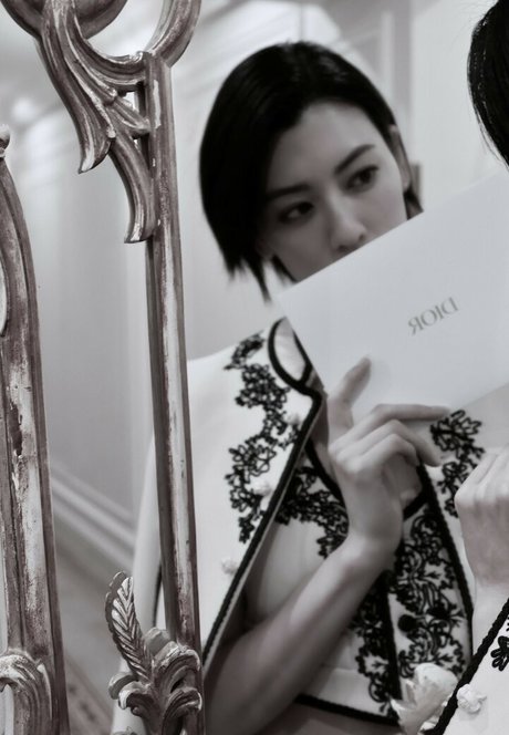 Ayaka Miyoshi exklusive freie galerien