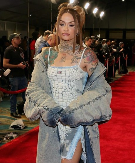 Kehlani nacktheit sex archiv