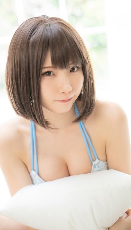 Enako nacktheit erotische fotos