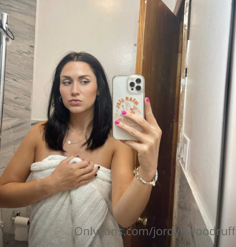 Jordyn Woodruff xxx porno foto