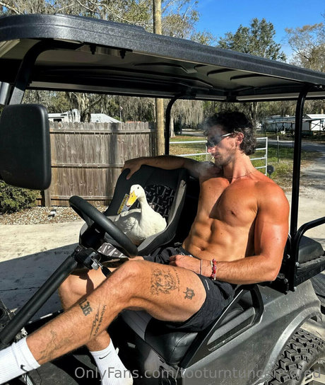 tooturntuncensored pornostar akt galerie