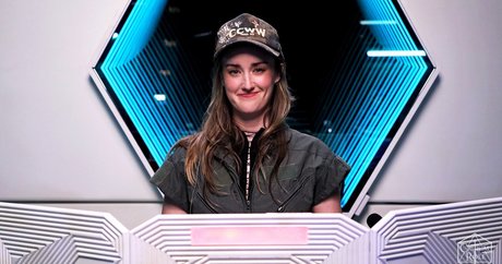 Ashley Johnson hübsche beste bilder
