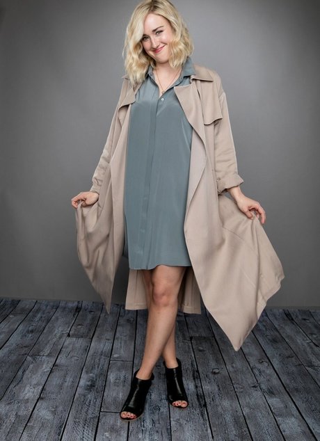 Ashley Johnson Bilder