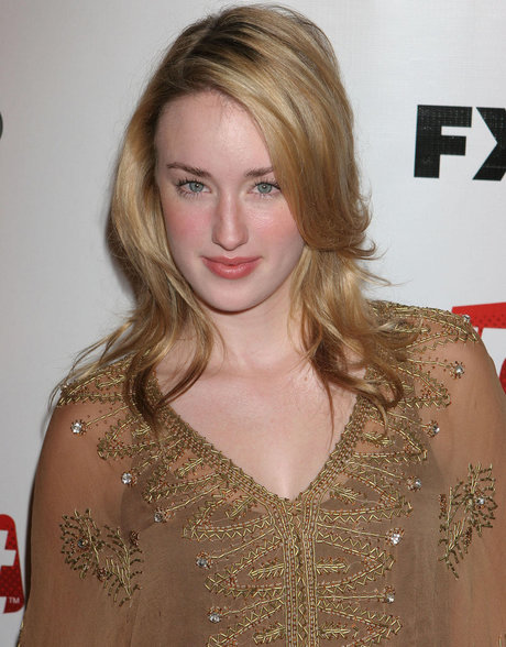 Ashley Johnson heiße freie archiv
