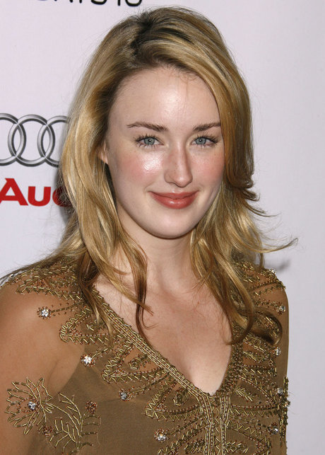 Ashley Johnson schöne top galerien