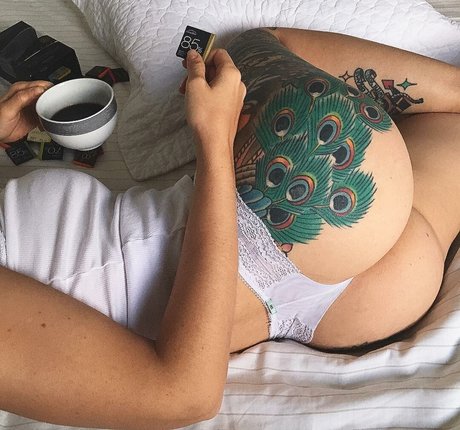 Emille Bee hd nette galerien