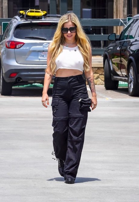 Avril Lavigne exklusive sexy foto