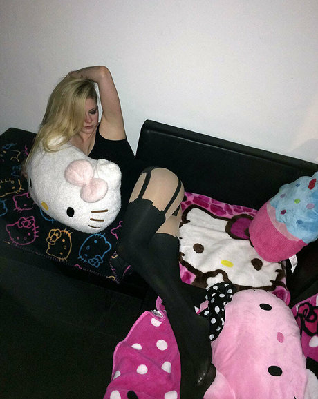 Avril Lavigne nackt beste bild