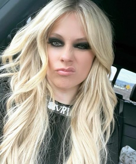 Avril Lavigne hd top foto