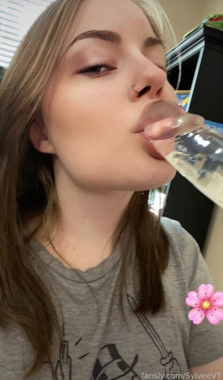 SylveeVT kostenlose nackt bild