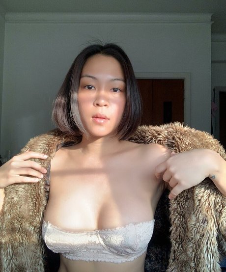 pacharita model nackten fotos