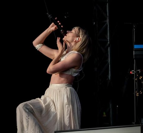 Aurora Aksnes hübsche xxx galerien