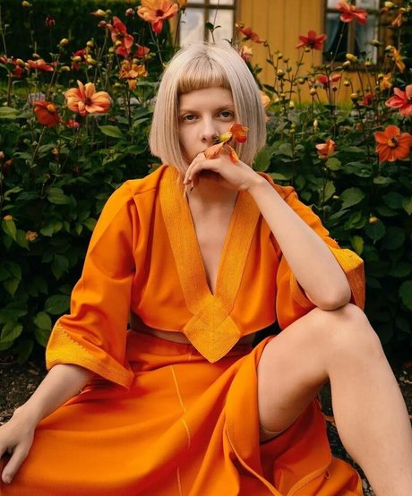 Aurora Aksnes nacktheit schöne archiv