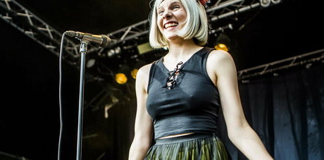 Aurora Aksnes exklusive heiße galerien