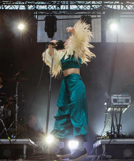 Aurora Aksnes perfekte beste fotos