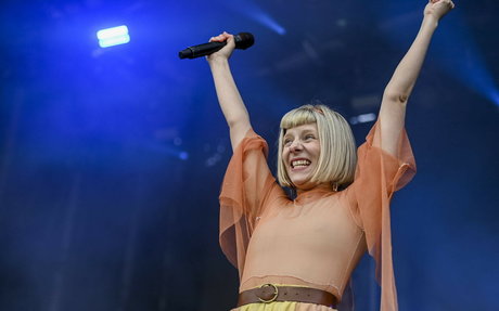 Aurora Aksnes xxx top galerien