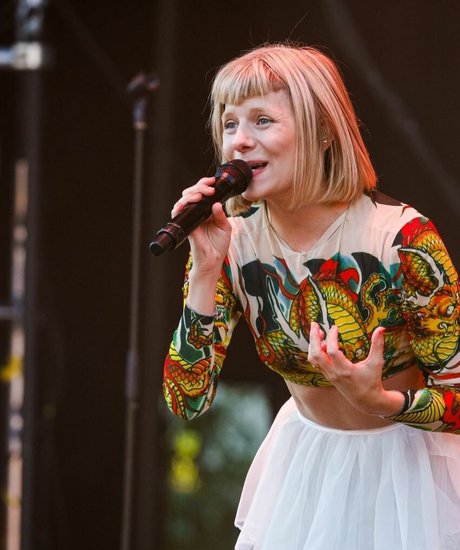 Aurora Aksnes nacktheit erotische archiv