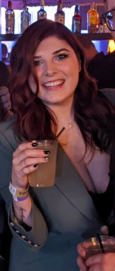 Alluux nackt beste archiv