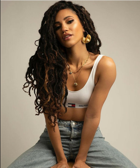 Vick Hope freie akt foto