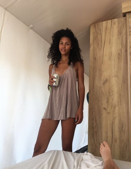 Vick Hope top freie bilder