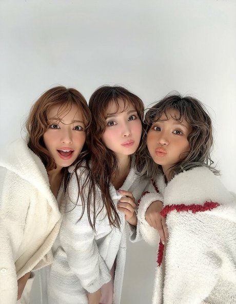 Aya Hazuki_ erotische nackte bild