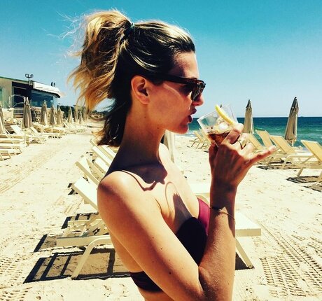 Ella Endlich sexy kostenlose bild