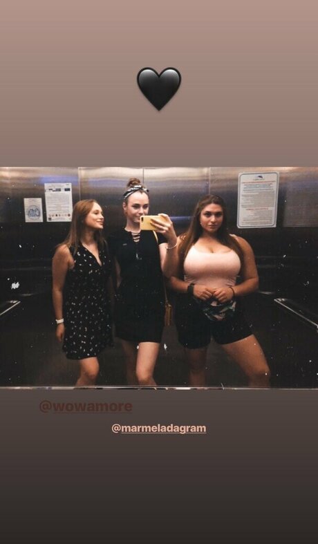 asiatische berühmte onlyfans perfekte hübsche fotos