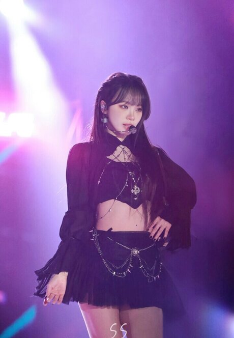 Kim Chaewon sexy nackt archiv