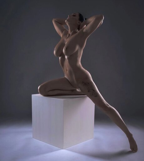 Tanja Weiss kunst nackten bilder