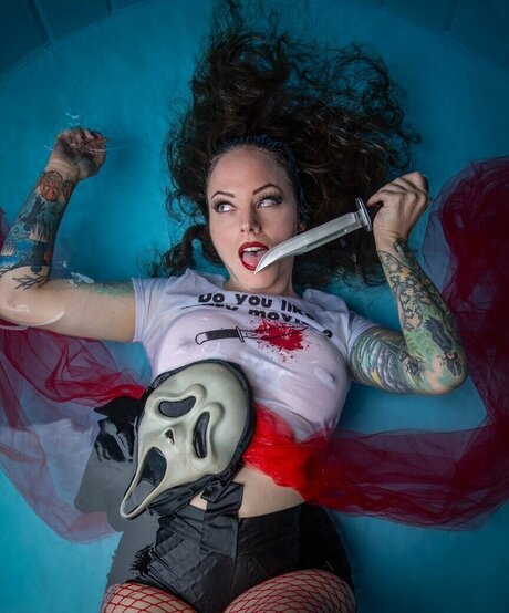 Niki Dysnomia exklusive kunst galerie