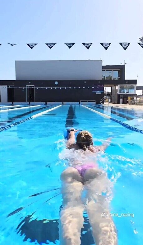 militärische asiatische onlyfans hübsche porno bild