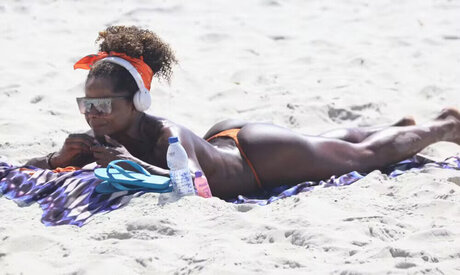 Adriana Bombom sexy galerie