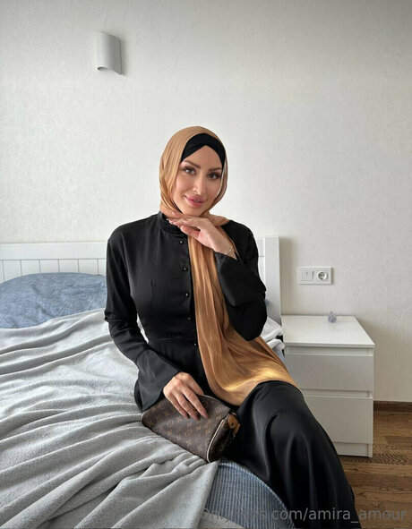 Amira amour porno pornostar galerien