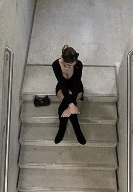 teen brille onlyfans perfekte erotische foto