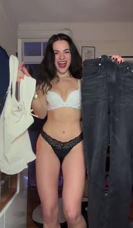 AllyAnnaMaria perfekte nackt fotos