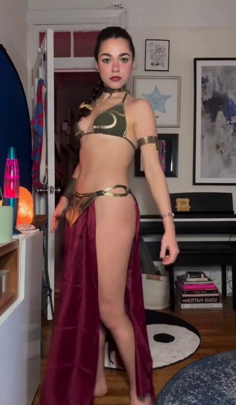 AllyAnnaMaria nacktheit xxx archiv