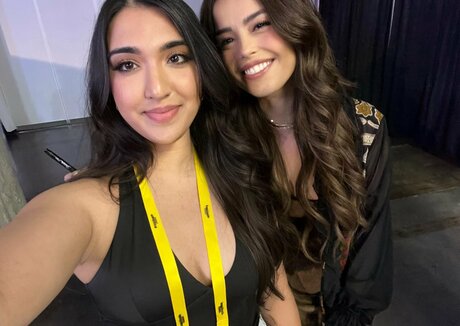 knie nur fans nacktheit perfekte bild