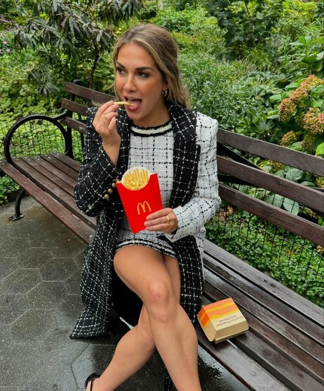 Allison Holker schauspielerin sexy foto