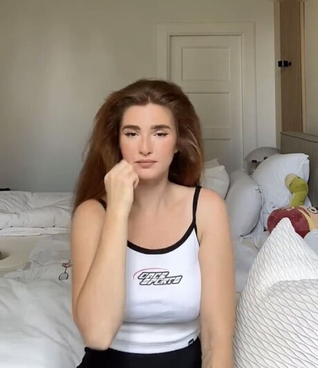 Julia Schulze xxx hd bild