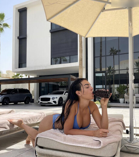 Georgina Rodriguez Hern ndez sexy top bilder