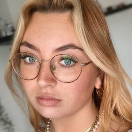 asiatische domina onlyfans sexy exklusive foto