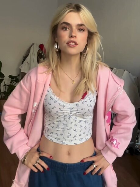 breite onlyfans erotische nette bilder