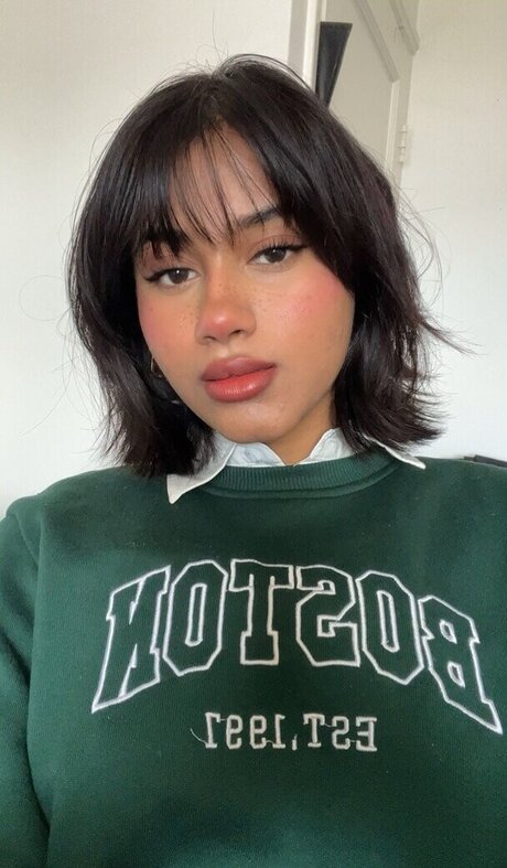 senoritasara nackt hübsche bilder