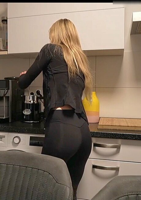 blondine masturbiert nur fans top erotische foto