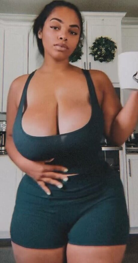 shemale-onlyfans hd erotische bild