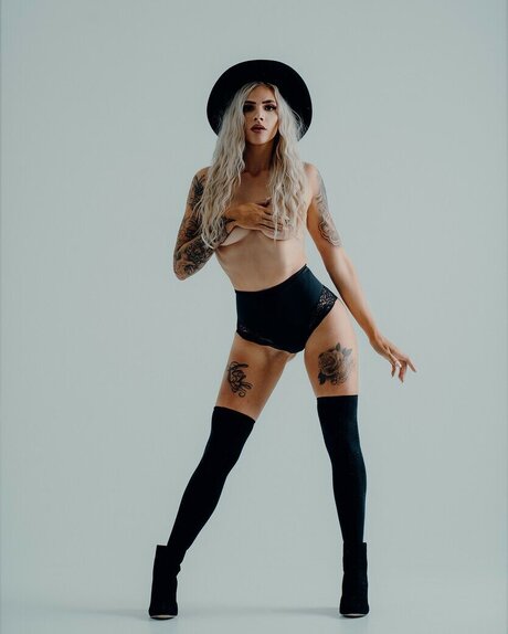 Zooee333 hübsche erwachsene foto