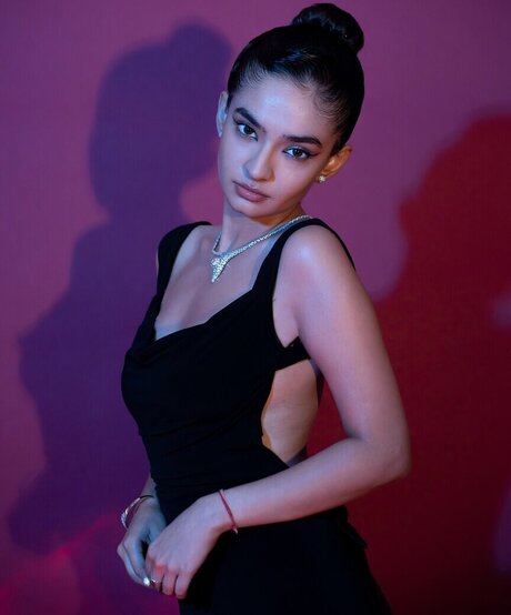 Anushka Sen kunst nackt archiv