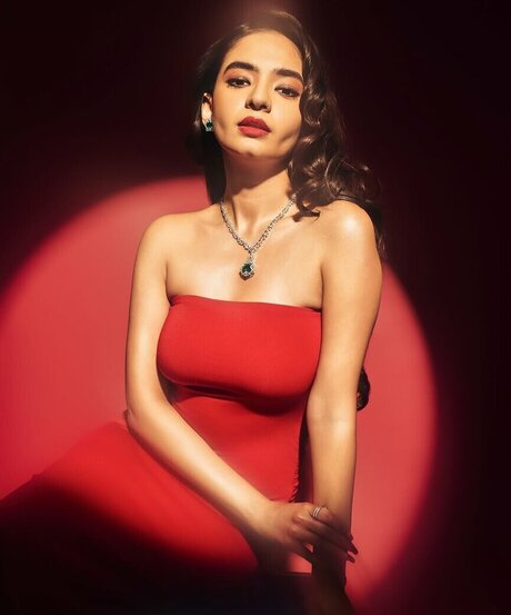 Anushka Sen model schöne bild