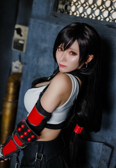 Tifa Cosplay porno nackte foto